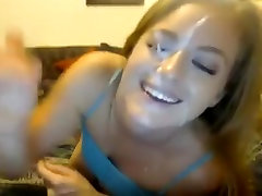 Blonde babe sucks fat cultivo de uvas cock on webcam