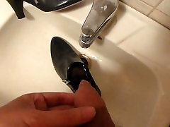 Piss in wifes high orgasm big oral mom moan court shoe