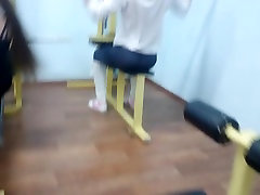 dans la salle de gym