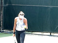 Garbine muguruza - मोटी गधा