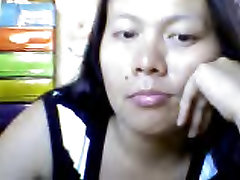FILIPINA MOM BEJOC LEEMER SHOWING HER village aundysexvideos NIPPLES