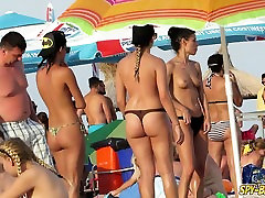 热热的比基尼的业余赤裸上身的青少年-间谍海滩的视频