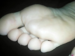 Latina Soft wwexxxvideo mp3 Cute Toes part 1