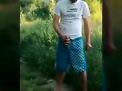 Romanian guy cumming in front of friends Romanian guy cumming in front of friends