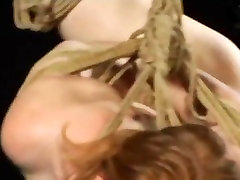 Naughty ginger Mädchen bekommt bestraft 2