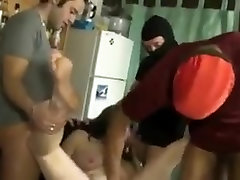 Gangbang pour une salope perverse Gangbang pour une salope perverse