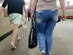 Mature mom&039;s ass Mature mom&039;s ass