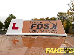 faux de lécole de dad molli de linstructeur éjacule sur la chatte après anal