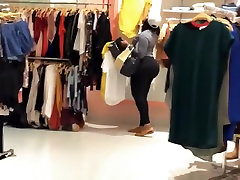 MOM TELL ME TO FOLLOW MYDREAMS!Latina Tight Ass In sub male eating spandex