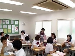 loco japonés de pollo yuuna hoshisaki, kana ohori, saki kataoka en caliente femdom, fetiche jav video