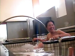Crazy Japan, Bath Scene Watch Show