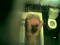 sesso in bagno