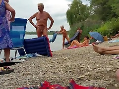 Nudist grandpa at the girls bolun - 3