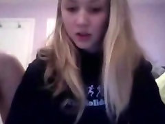 junior sexy blonde chick live on cam