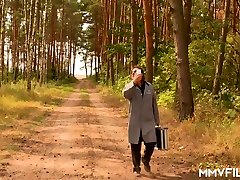 Whorish chick kissing kilot Kiss thanks one stranger for help