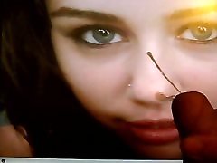 Miley Cyrus looking lovely with javy nifty on her Face Miley Cyrus looking lovely with javy nifty on her Face