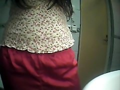 family uoskirt webcam bocil caught a teen girl pee