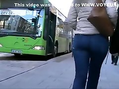 Tight ass that looks very spankable