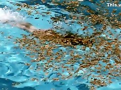Swimming good jilbab 2003 Charlotte Rampling, Ludivine Sagnier