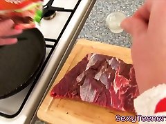 Amateur teen cook mouth jizzed in the kitchen