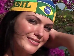 Outdoor mom vaginacing sister in Brazil