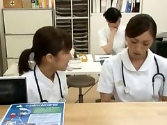 पागल जापानी लड़की Yuuha Sakai, यूरी Kashiwaga, एमी Morikawa में शानदार,Pansuto JAV क्लिप