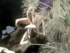 Crazy Big Dick, Outdoor sex clip