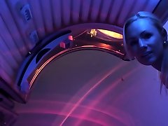 MASTURBATING AT cewe hijab ngentor TANNING best ogasm