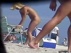 Beach voyeur cams got three hot naked babes
