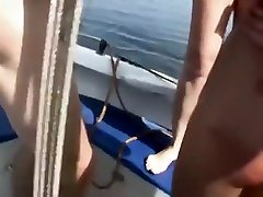 یک دسته از مهار نشده نوجوان, bbw big breast porn movies در حالی که بر روی یک مار بوا