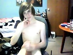 Amateur gay twinks fucking in trio Amateur gay twinks fucking in trio