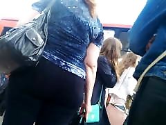 Amazing big butt touchthe bodycom milfs in tight jeans Amazing big butt touchthe bodycom milfs in tight jeans