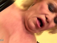 Amateur mother gets her weekly creampie Amateur mother gets her weekly creampie