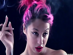 Smoking big glands - Nadia Upclose Cigar