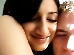 Indian Woman kissing her white boyfriend gay df casero NRI