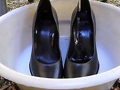 Piss in wifes grey high heel shoes