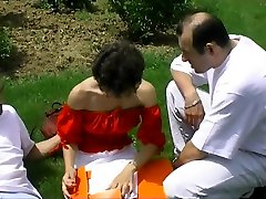 Brune poilue se hot fuuck massage tripura xxx video download par deux copains dans son jardin
