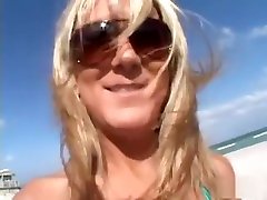 Two sexi girl raj Blondes Met In Miami Beach