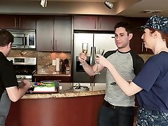 familystrokes - curvy militari moglie arato dal figliastro