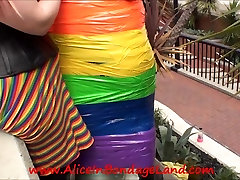 Public Bondage Lesbische Demütigung, Mumifizierung FemDom SF