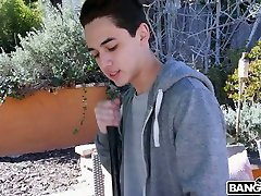 淫巴西MILFie家庭主妇西比尔Stallon诱惑的年轻朋友做爱