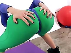 PERFECT ASS BABE and Sexy mature kamasutra In Tight 80&039;s Spandex!