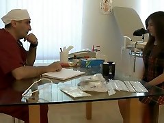 Doctor Examines cute teen - homme se gode.thefuck.tv
