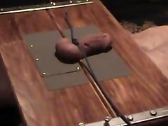 член пытки в топтать окно