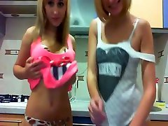 Sexy teasing. Naked babies playing in the kitchen 101cams