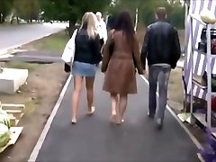 Walk zxxx vodeo Russian girls