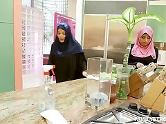 Arab wife in hijab Ella Knox serves her husband like nobody else before