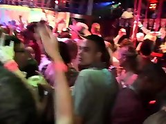 magnifique les filles savent comment faire la fête
