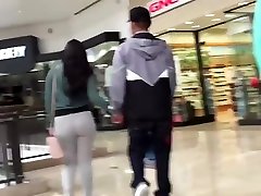 Thick Ass Latina in leggings