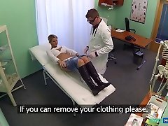 Samantha in Lucky julez vantura is seduced by america us retty ass doctor - FakeHospital
